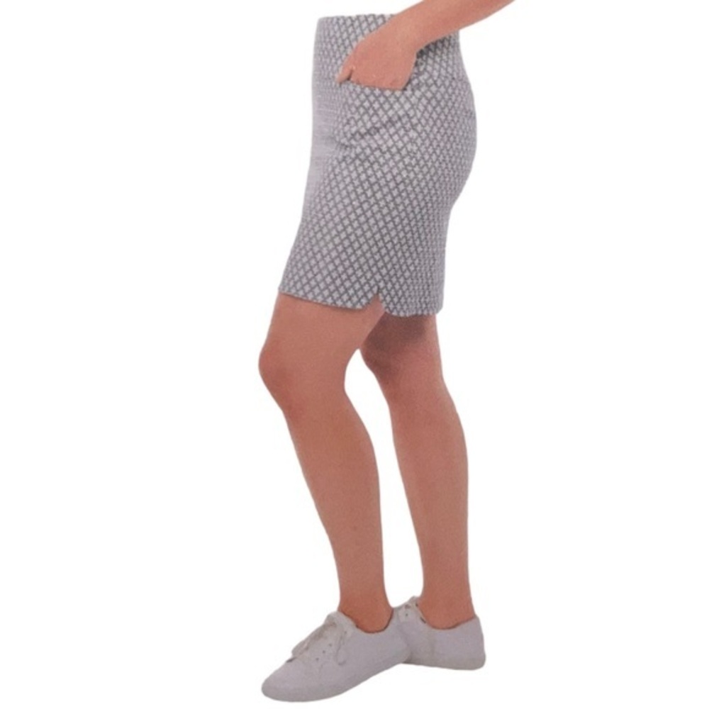 S.C. & Co. | white & Black Geometric Tummy Control Sportswear Skort Size XXL